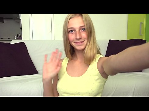 ❤️ Thaum kuv dhuav kuv lazily masturbate kuv liab pussy Porn video  ntawm peb  ib