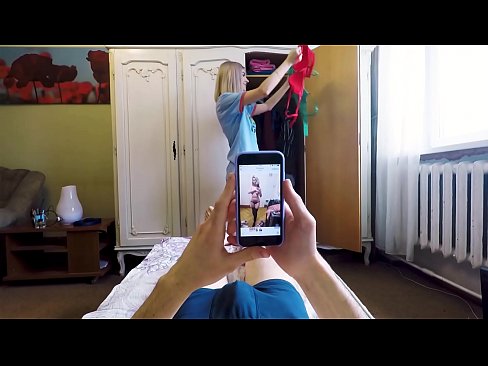 ❤️ Tus niam hlob ua nws tus tij laug ua ntej niam los tsev Porn video ntawm peb ib