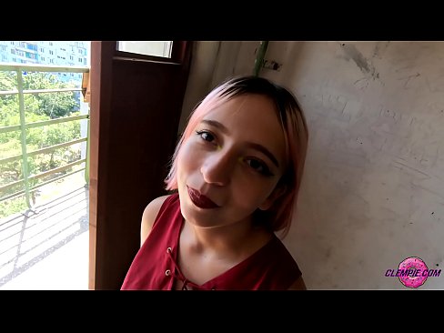 ❤️ Cov tub ntxhais kawm Sensual Sucks ib tug neeg txawv txawv nyob rau hauv lub Outback - Cum ntawm nws lub ntsej muag Porn video ntawm peb ib